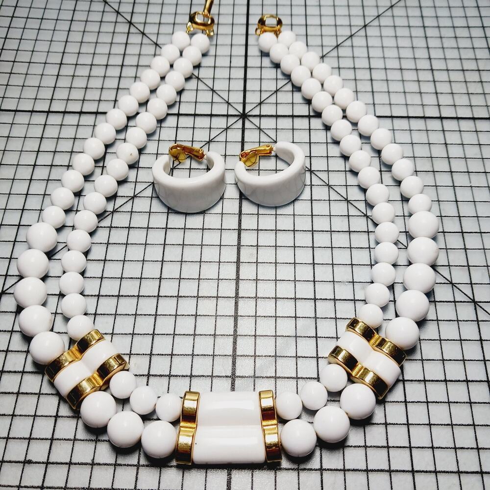 Necklace & Earring Demi Parure Set VTG Napier White Bead Gold Tone Collar Parure